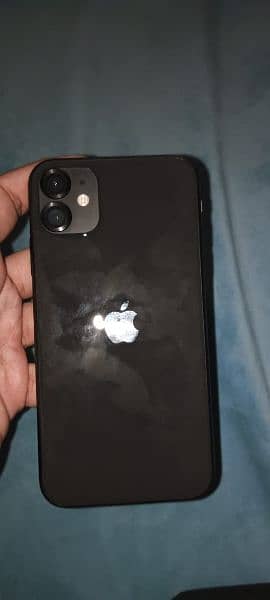 iphone 11 full mint condition 3