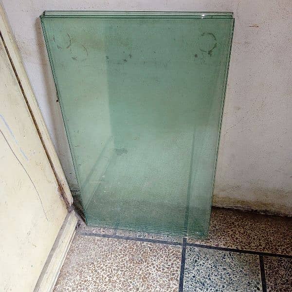 Glass Top 1.5 ft * 3 ft 0