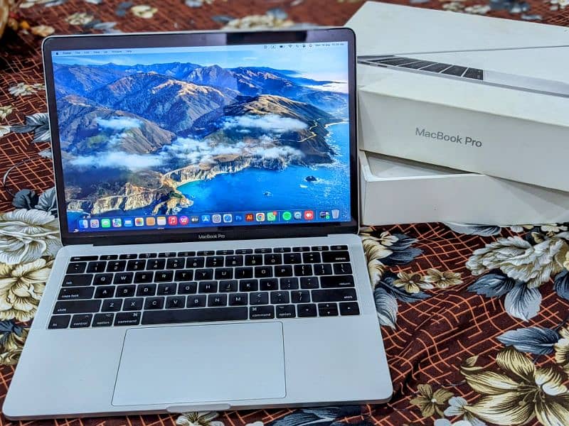 Macbook pro 2017 13 in 128GB 1