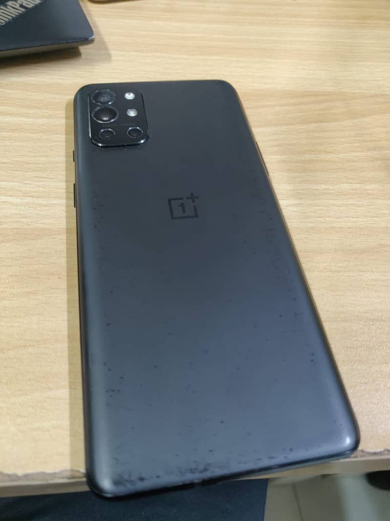 One plus 9T 8 gb Snapdragon 2