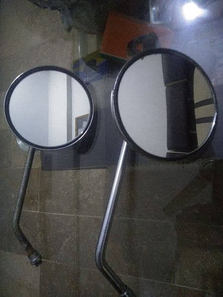 70 bike side mirror dono right side ke hai  per 0