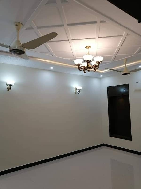 3 Bed Neat And Clean Ground Portion Available for Rent in Gulraiz 15