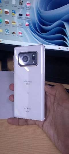 Sharp Aquos r6 Non-Pta