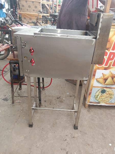 mini size 6 litr fryer all ok no problem for sale urjent 4