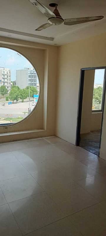 1BED STUDIO APORTMENT IS AVAILABLE FOR RENT IN SECTOR C BAHRIA TOWN LAHORE 3