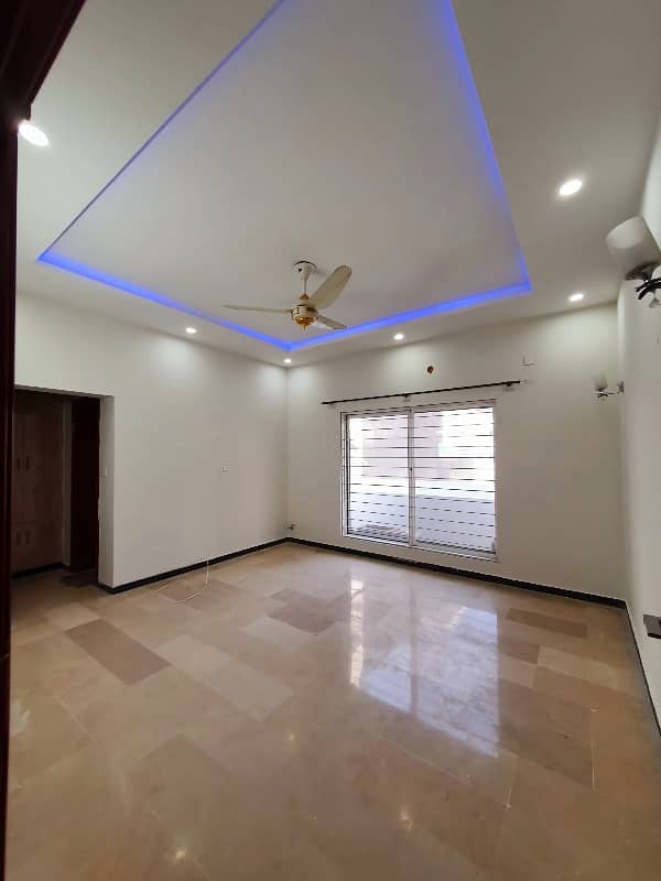 10 Marlas Upper Portion All Facilities Available Near Market & Kashmir Highway G-13 3