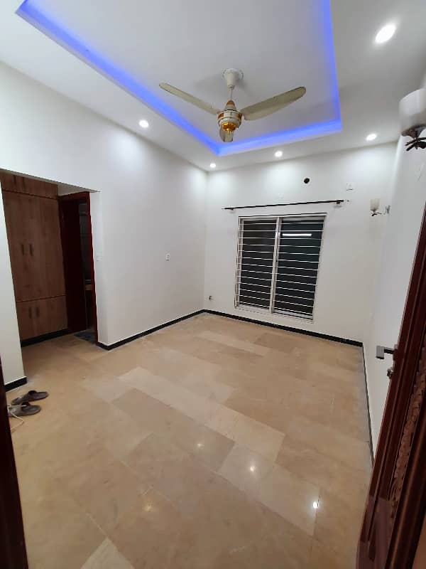 10 Marlas Upper Portion All Facilities Available Near Market & Kashmir Highway G-13 9