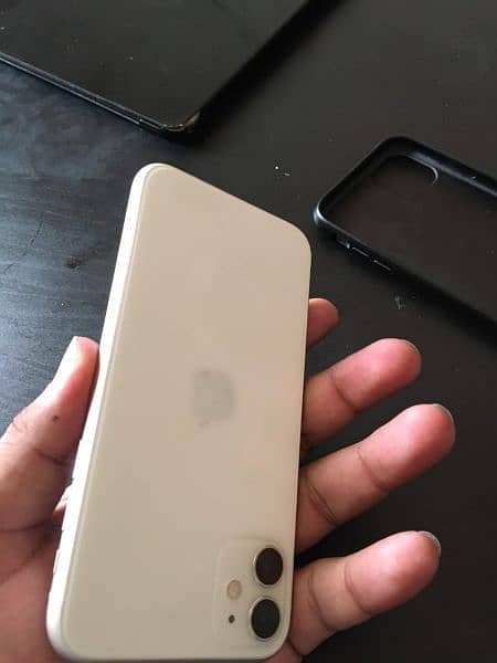 iphone 11 for sale 10/10 condition urgent sale 1