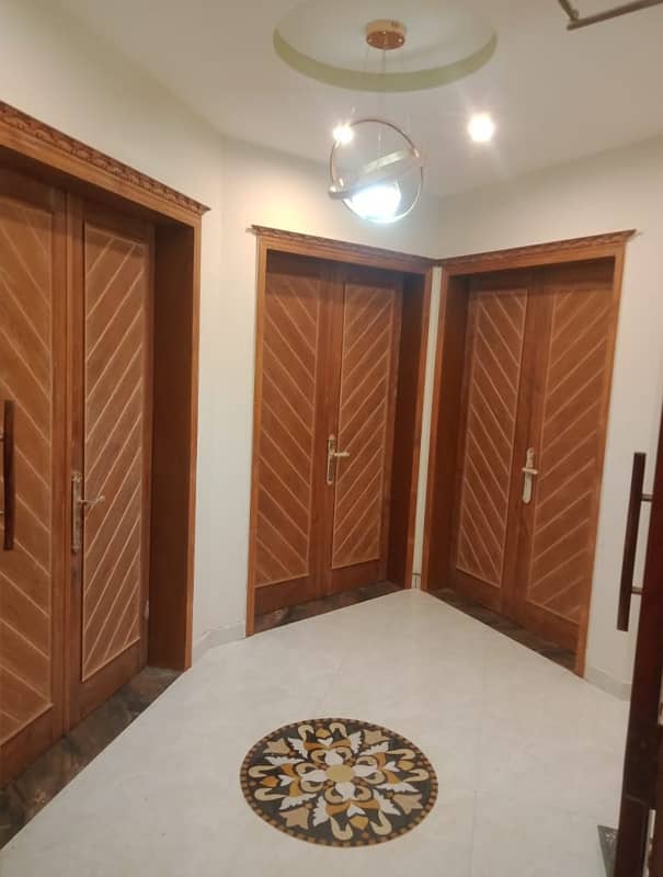 One Kanal Luxury Bulevard Corner House Available For Sale In G1 Block Bahria Orchard Lahore 27