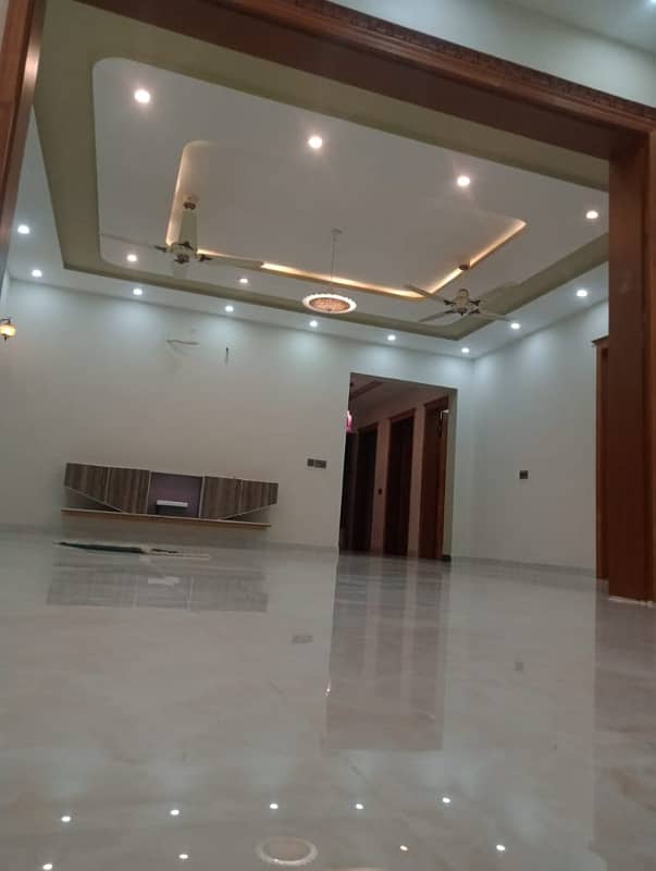 One Kanal Luxury Bulevard Corner House Available For Sale In G1 Block Bahria Orchard Lahore 31