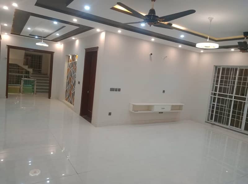 One Kanal Luxury Bulevard Corner House Available For Sale In G1 Block Bahria Orchard Lahore 40