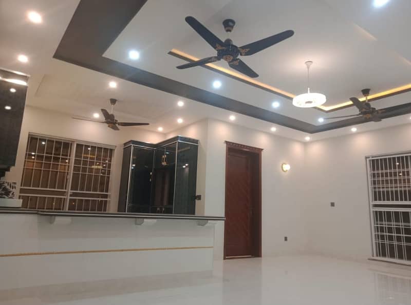 One Kanal Luxury Bulevard Corner House Available For Sale In G1 Block Bahria Orchard Lahore 41