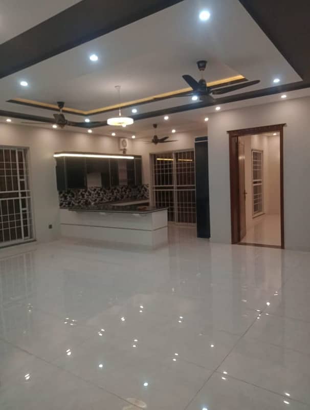 One Kanal Luxury Bulevard Corner House Available For Sale In G1 Block Bahria Orchard Lahore 43