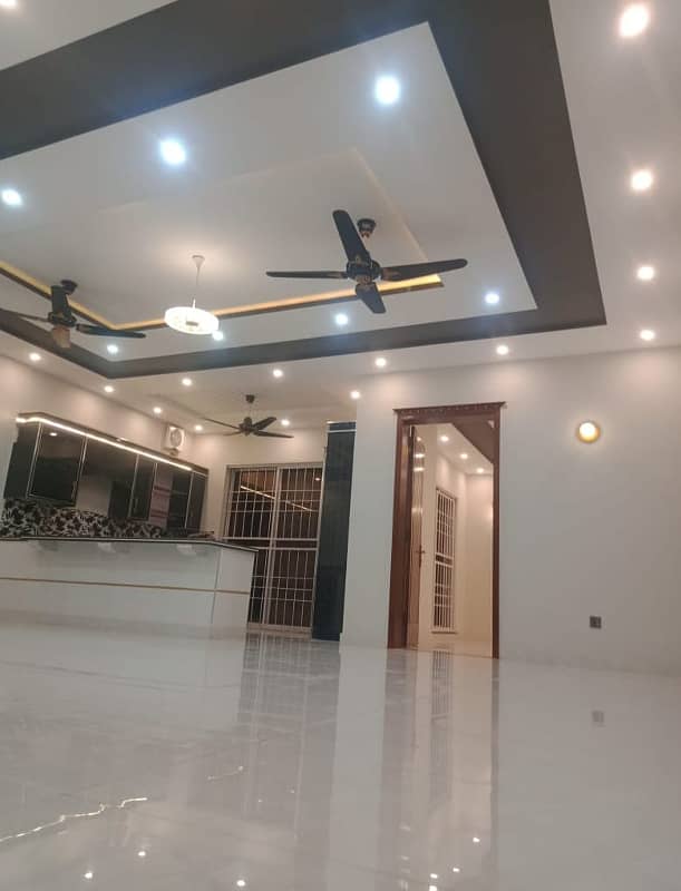 One Kanal Luxury Bulevard Corner House Available For Sale In G1 Block Bahria Orchard Lahore 47