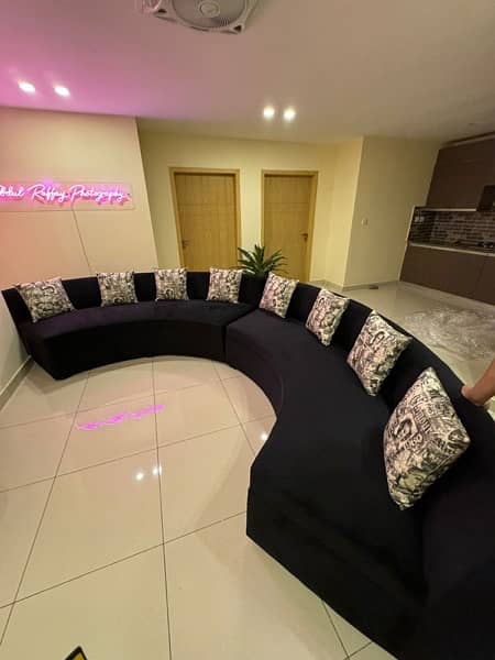 Round Sofa 10 Seater 1