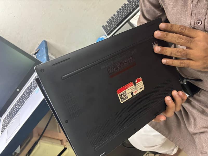 7390 2-in-1 Laptop (i5, 8th Gen, Touch screen) 2