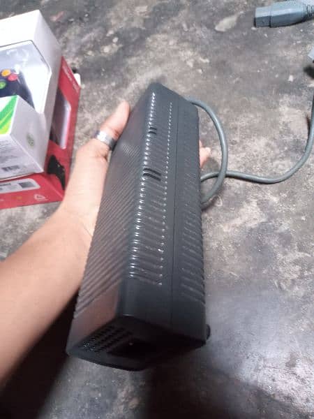 XBOX 360 FOR SALE 10BY10 CONDITION 4