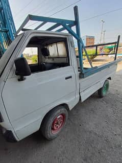 suzuki ravi loading car