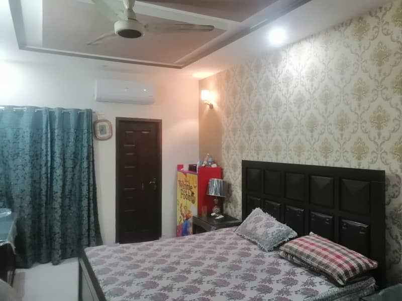 10 MARLA UPPER PORTION FOR RENT IN HOT LOCATION NASHMAN-E-IQBAL 0