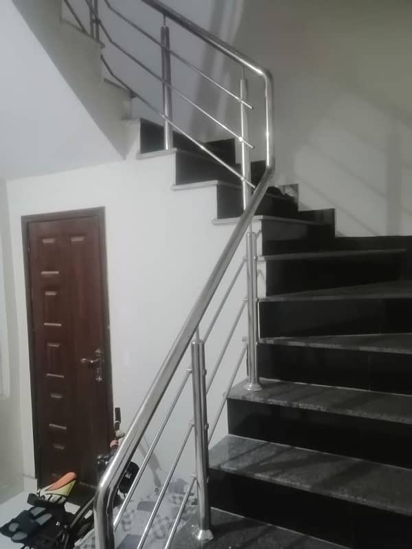 10 MARLA UPPER PORTION FOR RENT IN HOT LOCATION NASHMAN-E-IQBAL 3