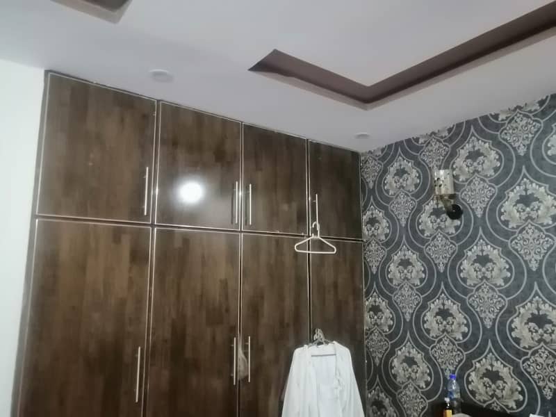 10 MARLA UPPER PORTION FOR RENT IN HOT LOCATION NASHMAN-E-IQBAL 4