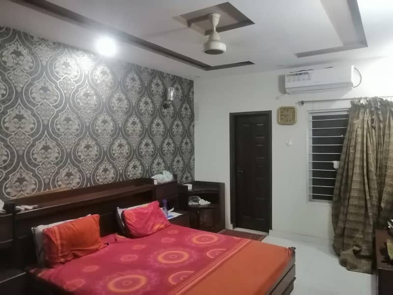 10 MARLA UPPER PORTION FOR RENT IN HOT LOCATION NASHMAN-E-IQBAL 5