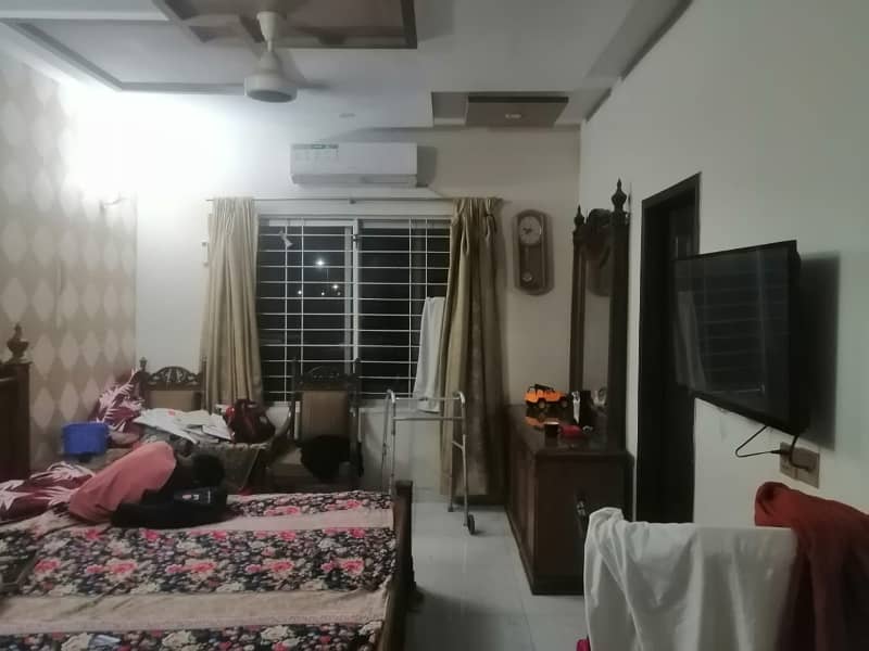 10 MARLA UPPER PORTION FOR RENT IN HOT LOCATION NASHMAN-E-IQBAL 6