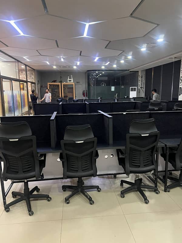 3500 Sq. Ft Ground Floor Office Fully Furnished For Rent 21