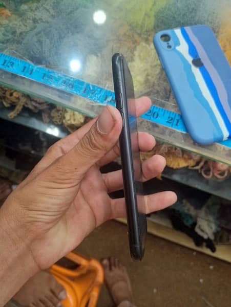 I phone XR 64 GB Non pta 6