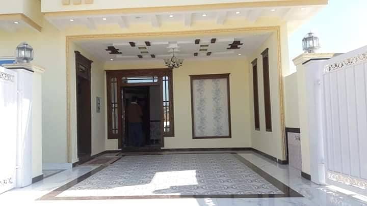 Very Prime Located 3 Bed Portion For Rent in Gulraiz 39