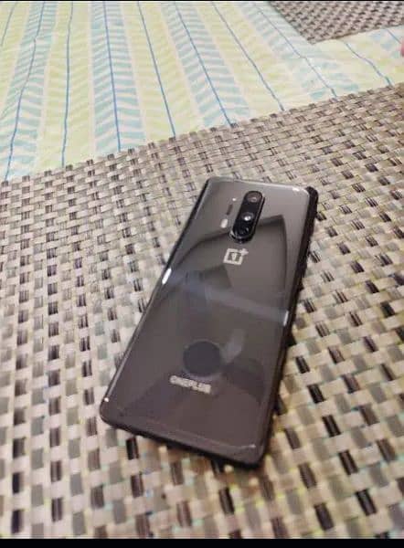 one plus 8 pro black 2