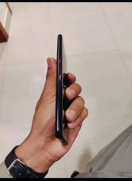 one plus 8 pro black 3