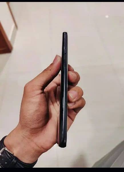 one plus 8 pro black 4