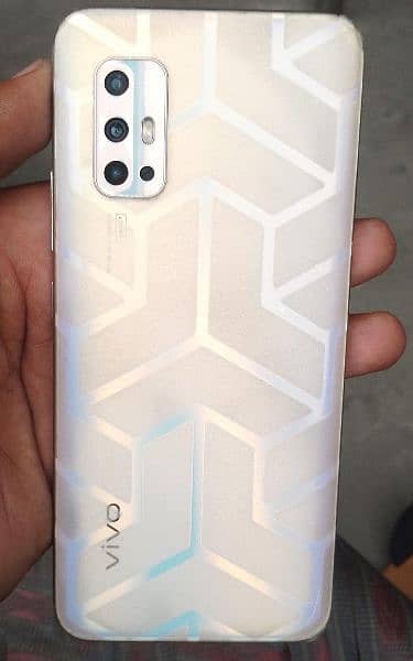 Vivo V17 8/256 good condition with box charger 1