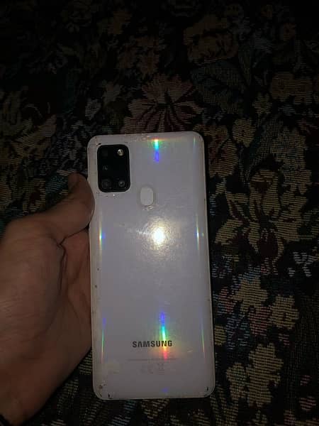 iphone 8 or sumsung with box dono set30k 9