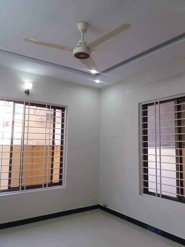 Neat And Clean Portion Available for Rent in Gulraiz 47