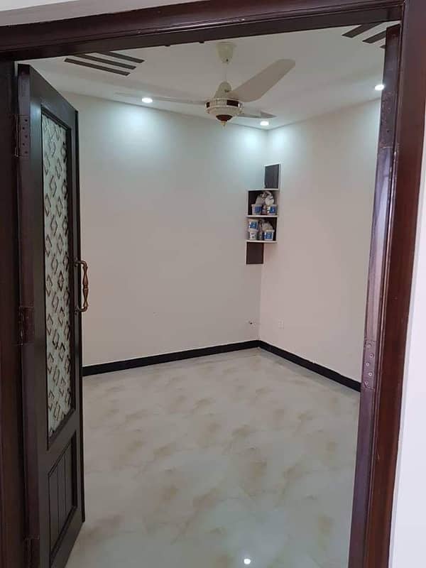 Neat And Clean Portion Available for Rent in Gulraiz 48