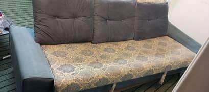 Sofa USed