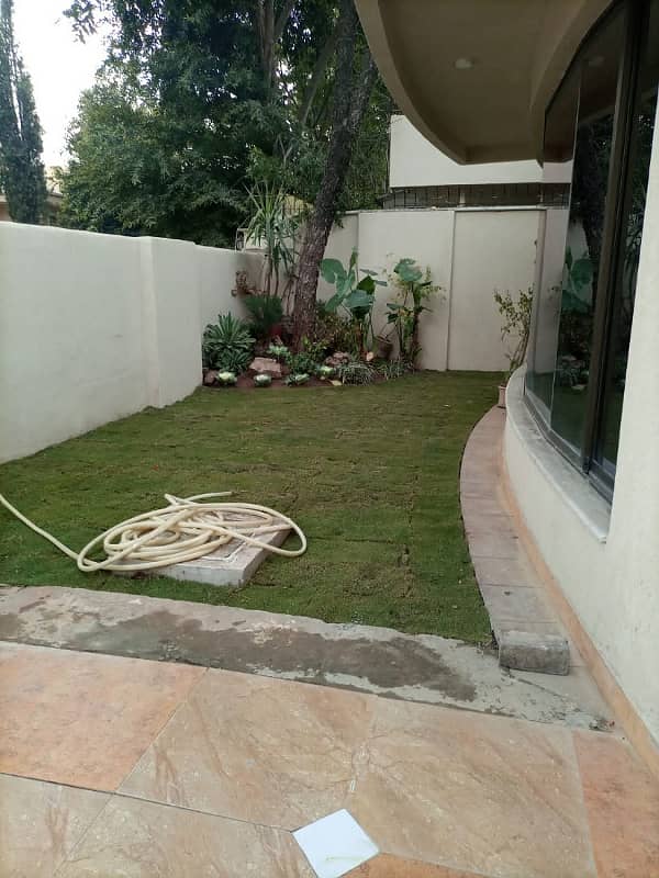 Beautiful 500 Sq Yard House For Rent In F-8 Islamabad 2