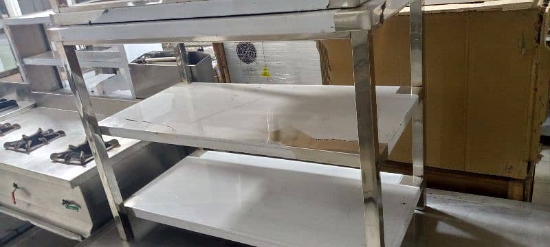 working table non magnet 3 shelf// pizza oven// dough mixer// food bag 1