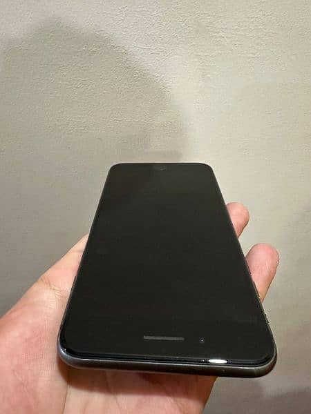 iphone 8 plus black 64 GB 6