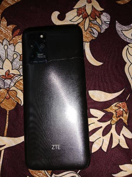 ZTE blade V30 Vita 4/128 2