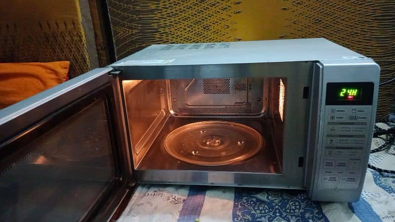 LG Microwave oven (grill+cooking+convection) 1