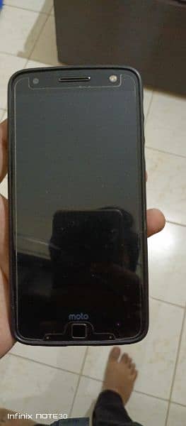 moto z slim for sell 4 32 gb good condition exchange possible 5