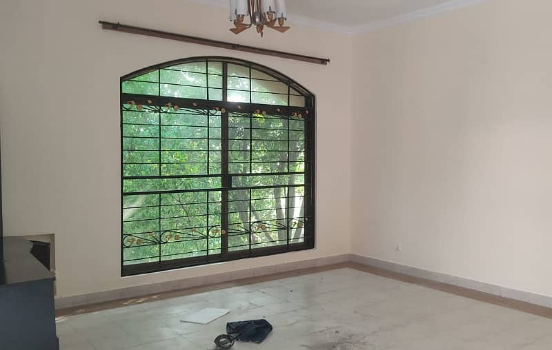 1 KANAL UPPER PORTION WITH SEPARATE GATE AVAILABLE FOR RENT IN SUI GAS SOCIETY 1