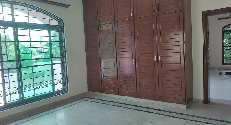 1 KANAL UPPER PORTION WITH SEPARATE GATE AVAILABLE FOR RENT IN SUI GAS SOCIETY 7