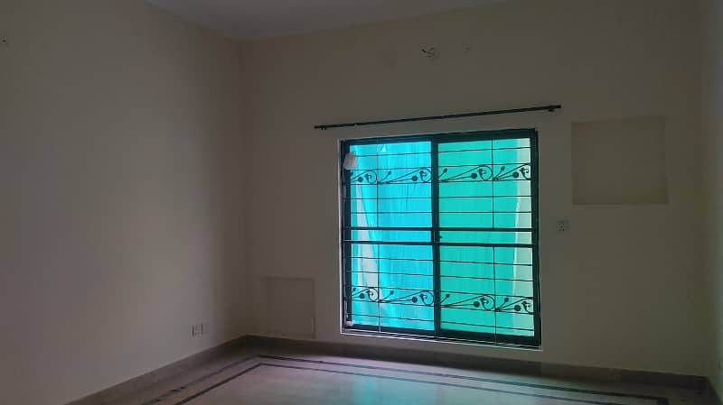 1 KANAL UPPER PORTION WITH SEPARATE GATE AVAILABLE FOR RENT IN SUI GAS SOCIETY 12