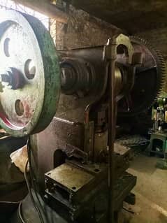 40 Ton Power press for sale 0