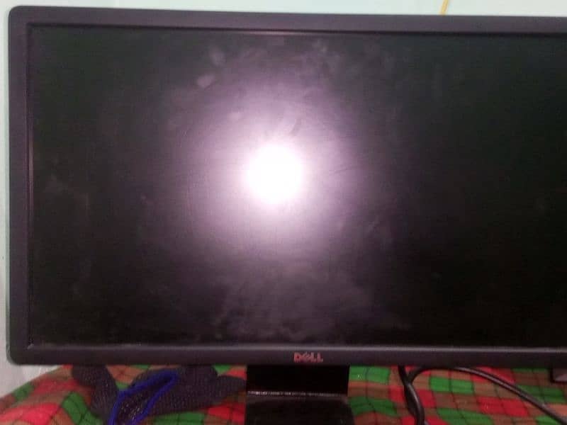 24 inch Dell LCD dvi vga and display prot 3