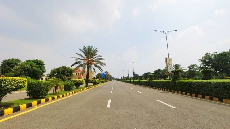 20 Marla Plot New Lahore City 80ft Road Main Buleward Near Play Ground & Attached Bahria Town All Deus Clear Possession Paid 7